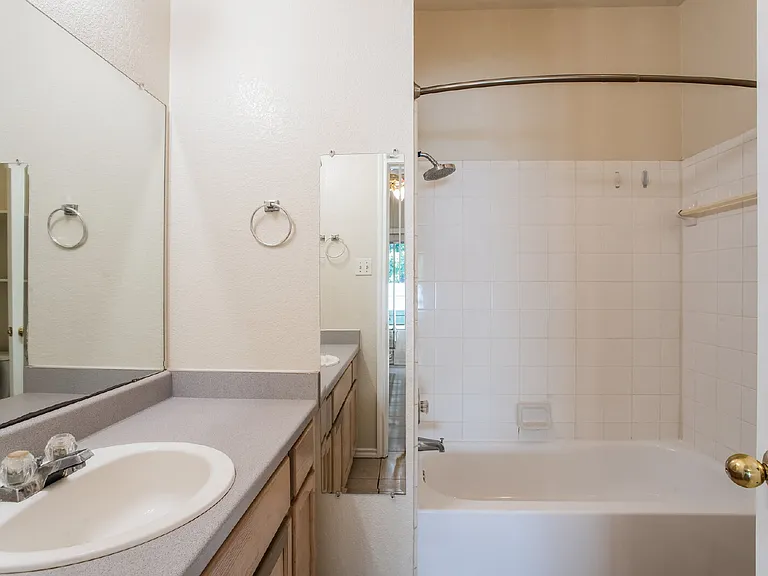 1705 Constantino Cir #B — Photo 7
