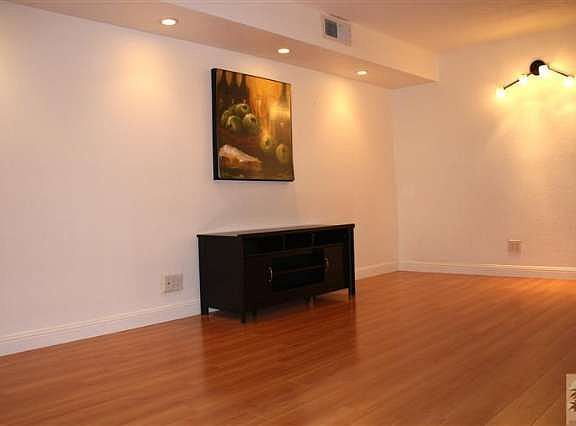 4th image of 5125 E Waverly Dr #B7