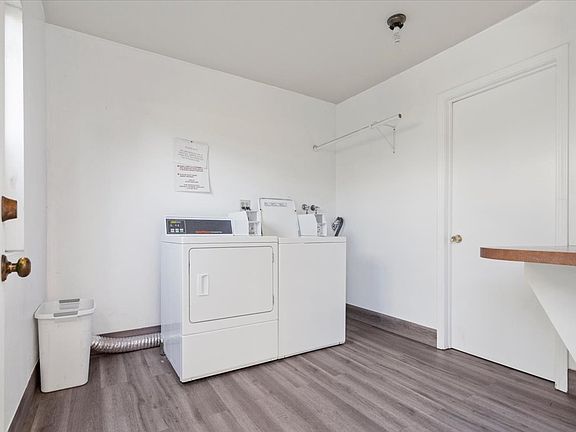 5th image of 2655 30th St #101