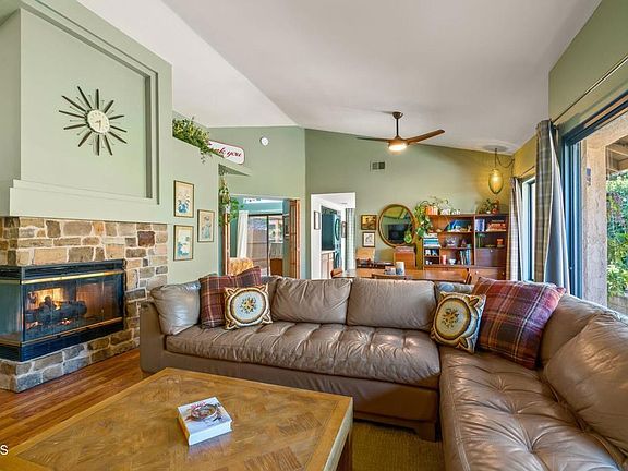 5th image of 391 Estancia Pl