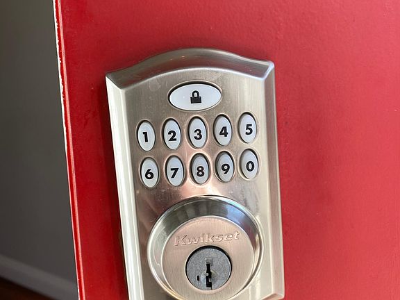 Automatic lock system