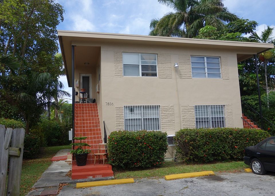 1st image of 7836 NE Bayshore Ct