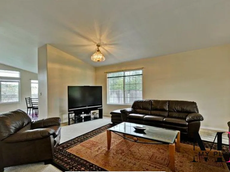 6409 S Hornbeam Pl — Photo 2