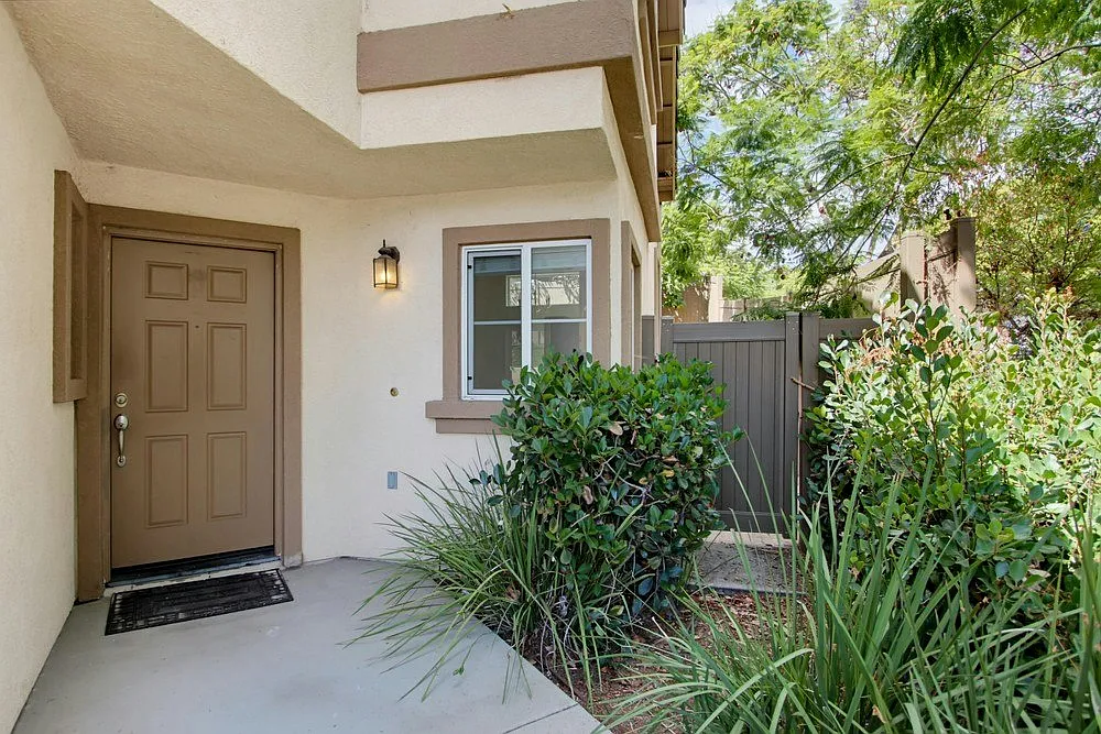 1821 Morning View Drive — Photo 3