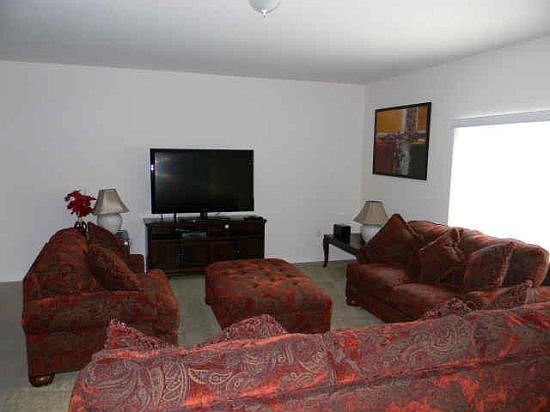 CYP6P1067CP-family-room