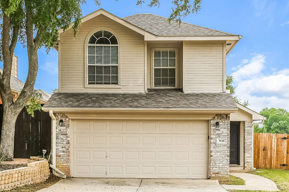 3 bed, 2.0 bath, 1253 sqft, $1,905 — Photo 1