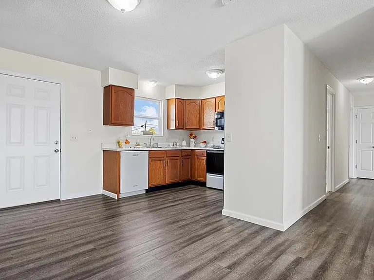 640 Kuhne Hts #C — Photo 1