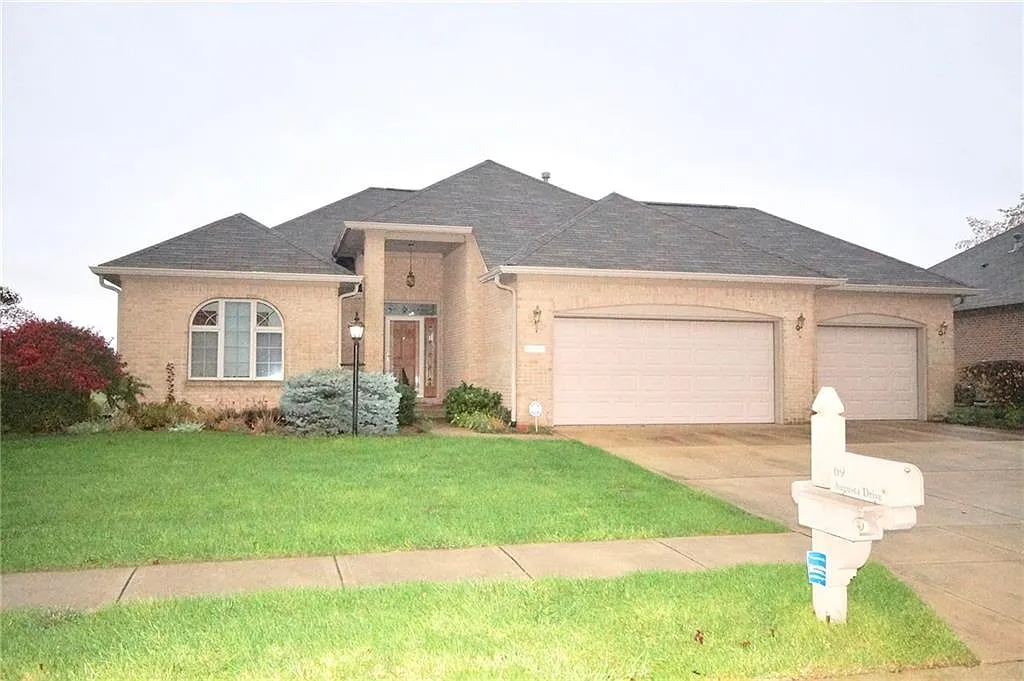 69 Augusta Dr photo 1