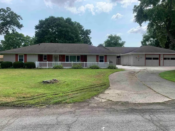 1130 N Bittersweet Ln, Muncie, IN 47304