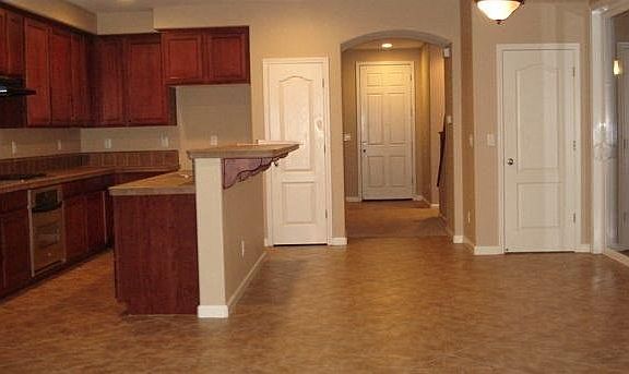 3rd image of 2796 Holland Pl