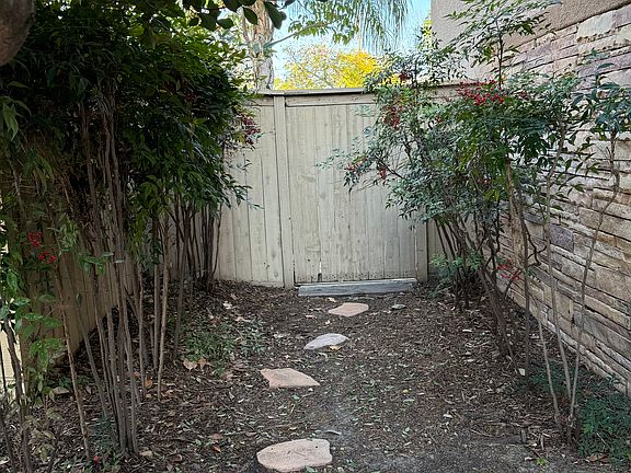 4th image of 1586 Tierra Buena Ct