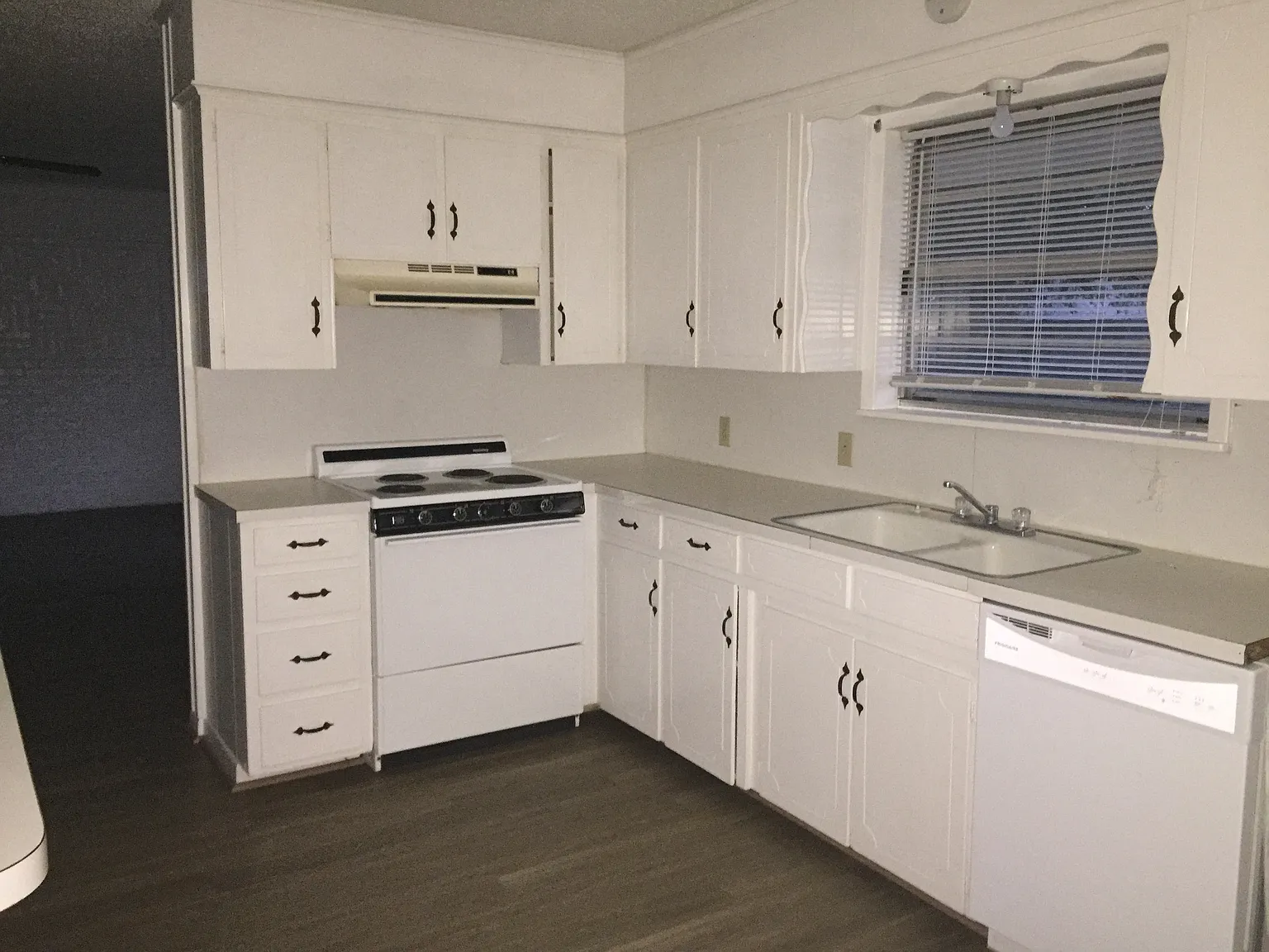 2 bed, 896 sqft, $1,225 — Photo 3