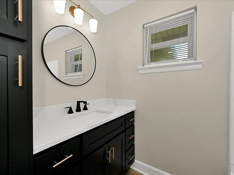 1208 Spruce St SE — Photo 12