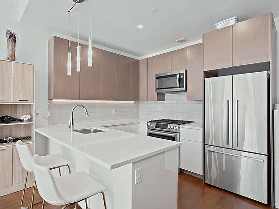 4th image of 27-17 42nd Rd #3F