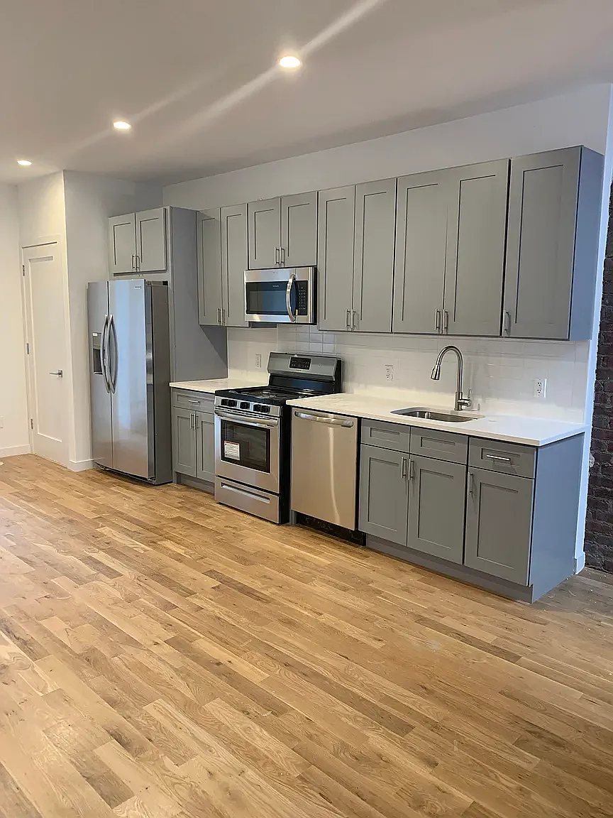 459 Shepherd Avenue — Photo 3