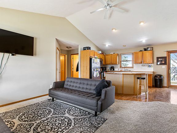5th image of 237 Sterling Dr