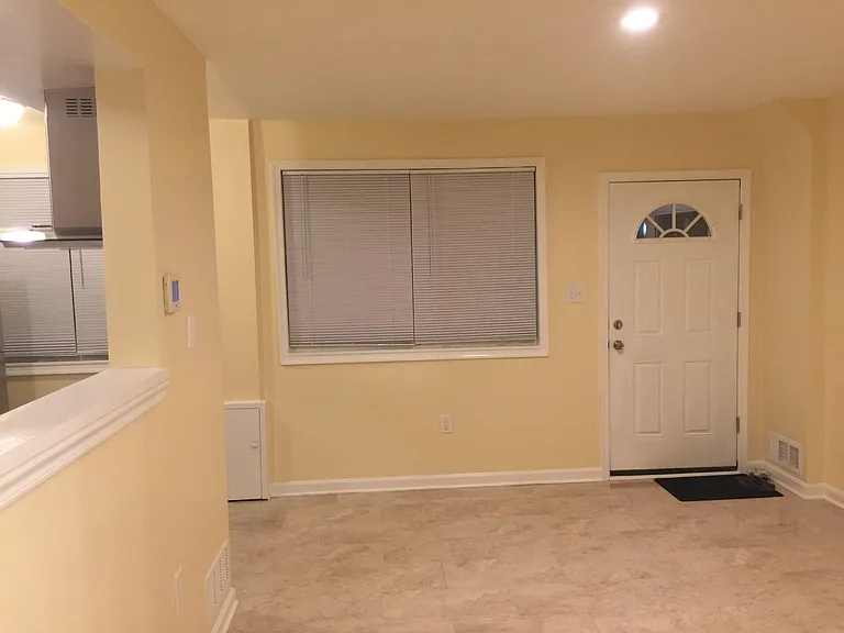 223 N Adams St — Photo 2