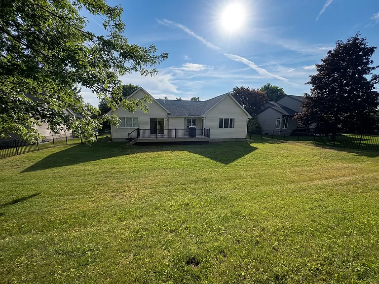 53 Huntleigh Dr — Photo 32