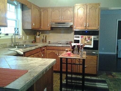 2nd image of 264 Stanley Blvd