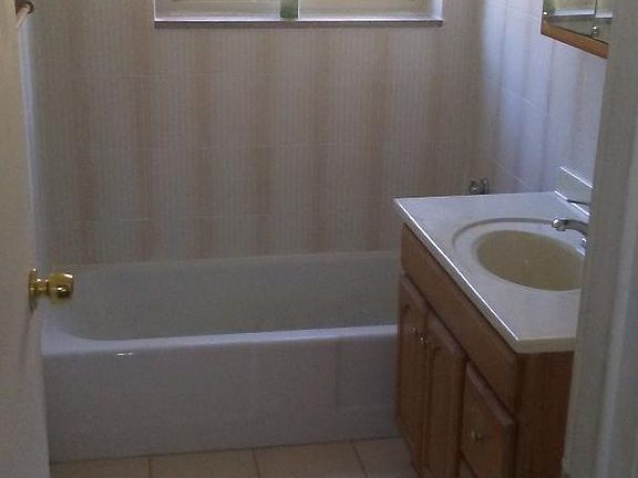 4th image of 2444 W 111th St APT 2A