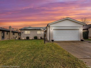 38650 Harrison Dr, Sterling Heights, MI 48310