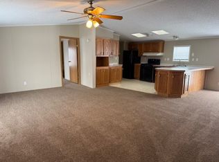 402 Hunt Club Dr, Grand Blanc, MI 48439