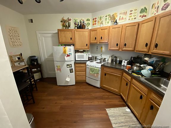 3rd image of 1594 Beacon St #4