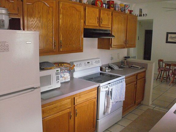 2nd image of 118 SW Pine Forest Ct