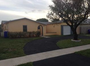8120 SW 9th St, Pompano Beach, FL 33068