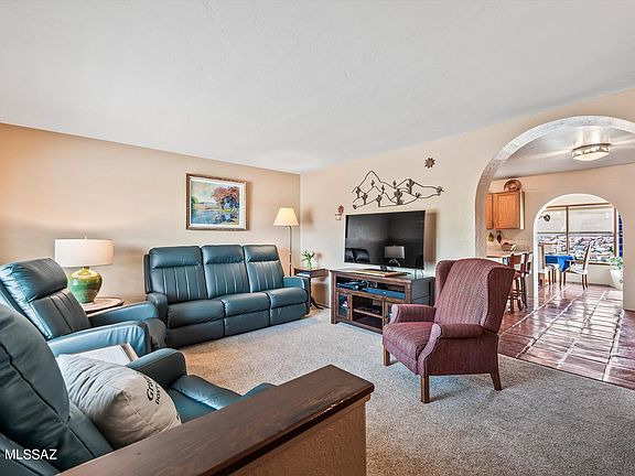 2nd image of 3031 W Lavonne Dr