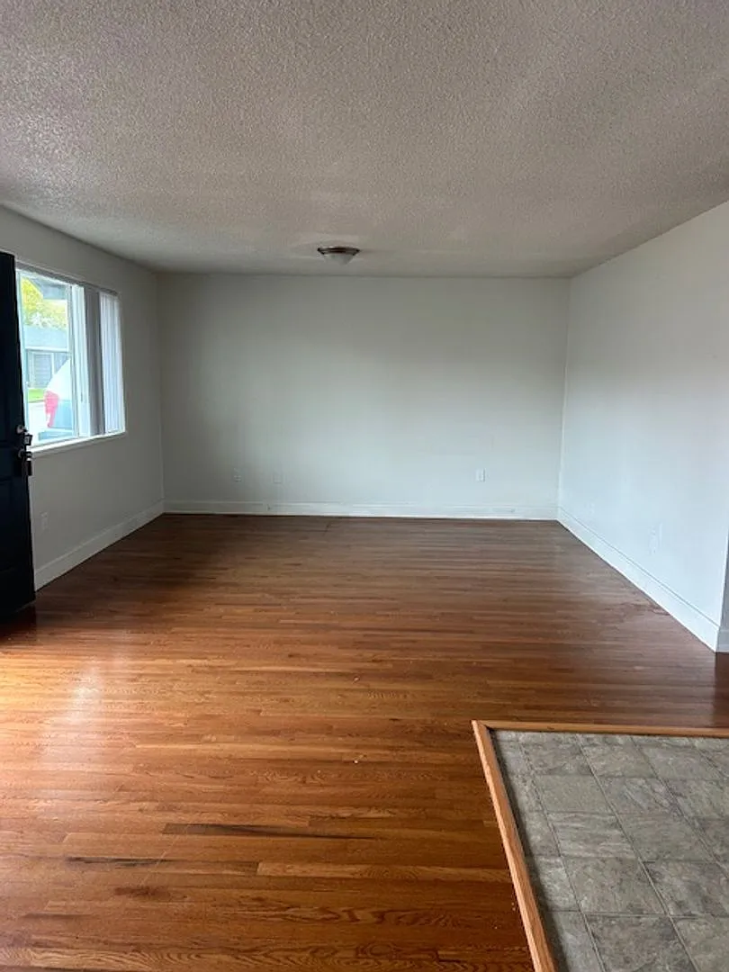 Building Photo - 1907 N College St