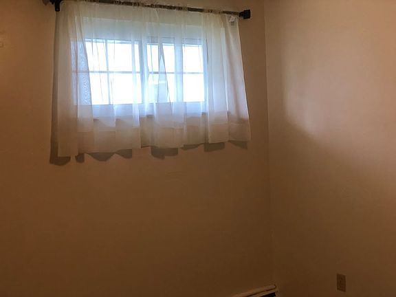 5th image of 420 Foster St APT 1