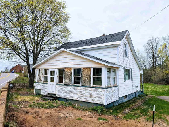 669 E Division St, Ishpeming, MI 49849