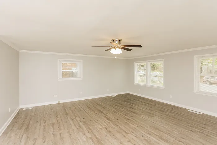 448 Pitney Rd — Photo 4