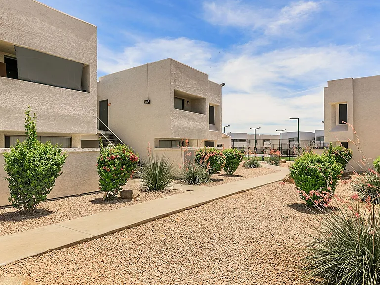 Cove on 44th — Photo 10