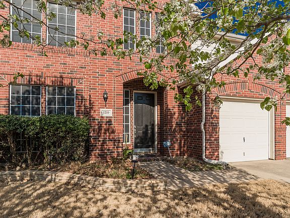 2nd image of 1210 Whispering Oaks Dr