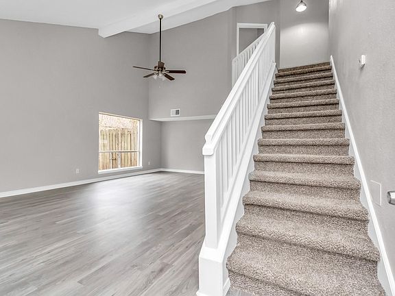 2nd image of 15307 Oak Terrace Dr