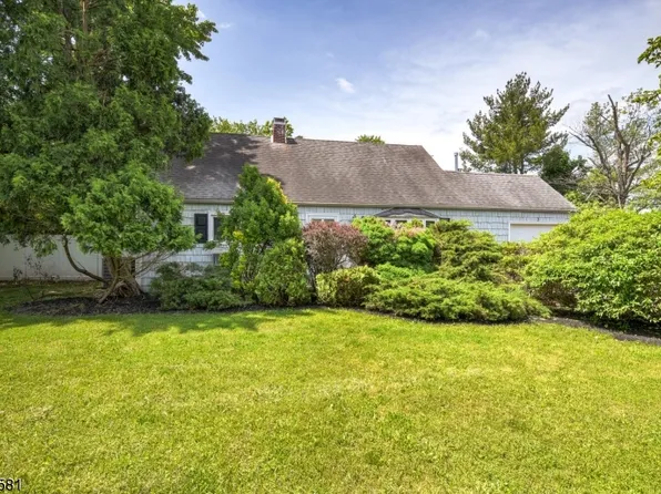 3 Meadowbrook Dr, Hillsborough Twp., NJ 08844