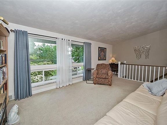 4th image of 3363 Douglas Dr