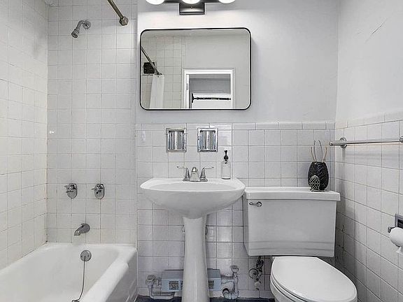 5th image of 345 E 69th St APT 16B