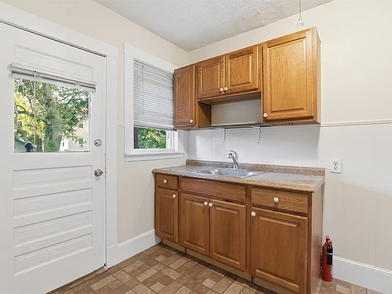 60 Raycroft St #R-1 — Photo 7