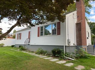 24 Dee Ln, Stamford, CT 06902