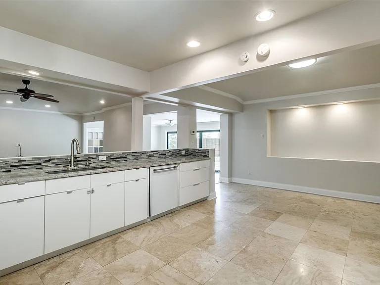 7350 Fieldgate Dr — Photo 18