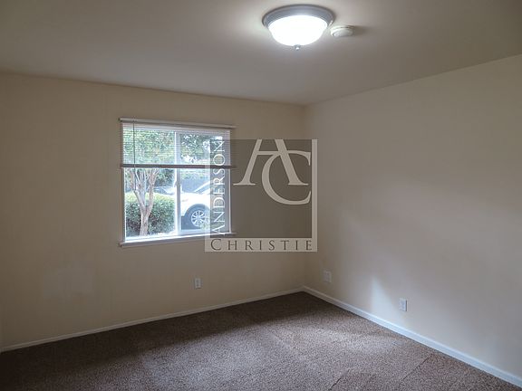 5th image of 1050 Chanticleer Ave #4