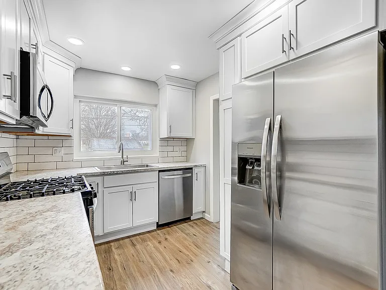 4016 Maricarr Dr — Photo 16