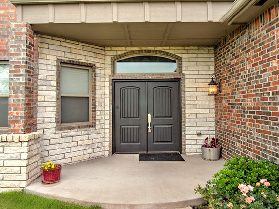 4th image of 921 Siena Springs Dr