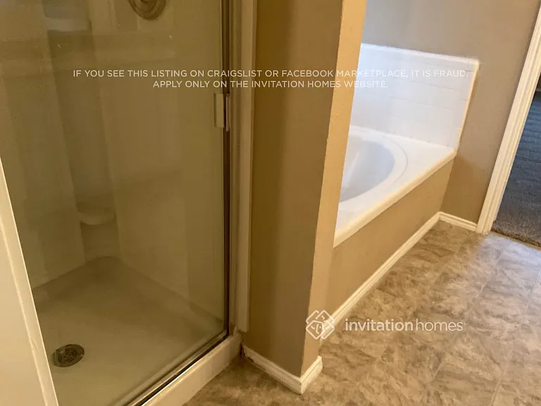 1002 Chatham Ln — Photo 16