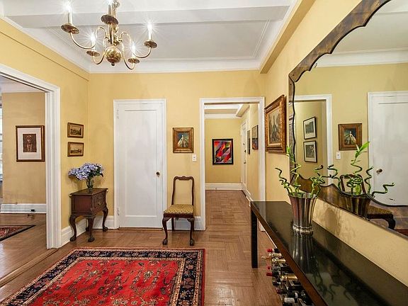 4th image of 470 W End Ave #7C