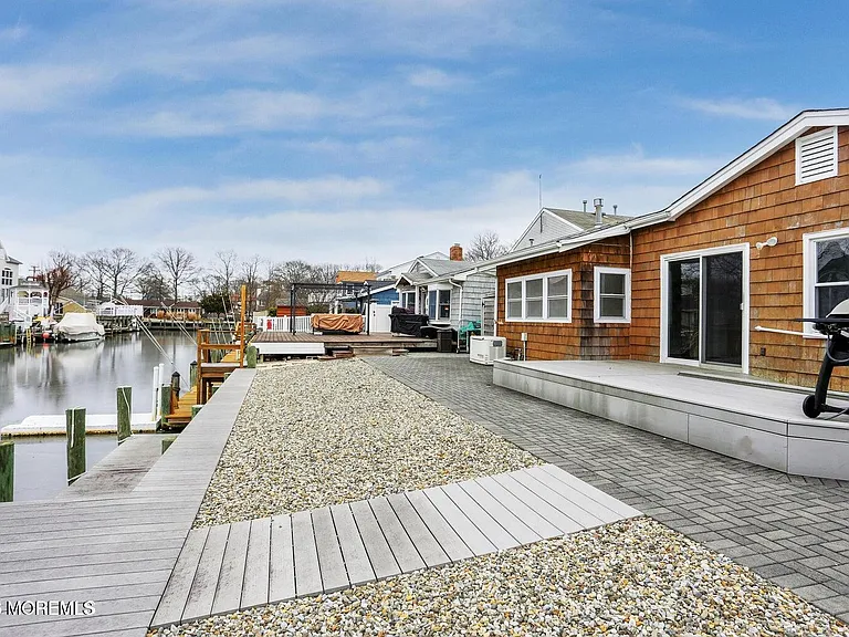20 Sandy Point Dr — Photo 12