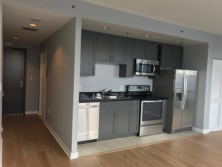 260 King St #1217 — Photo 5